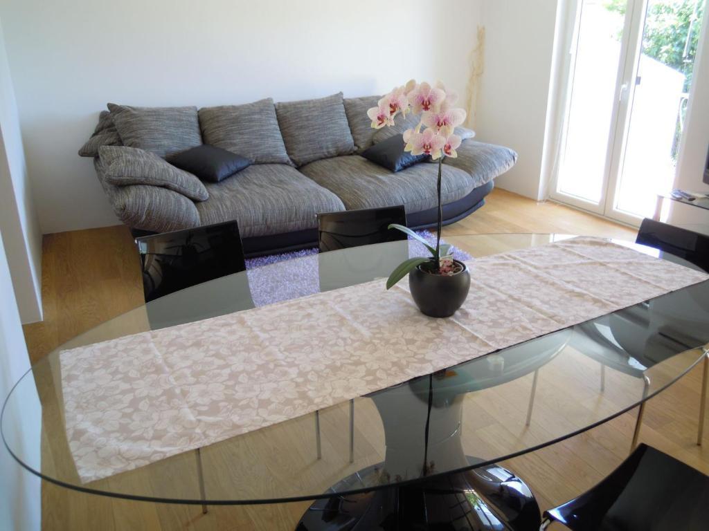 Apartments Legend روفينج الغرفة الصورة